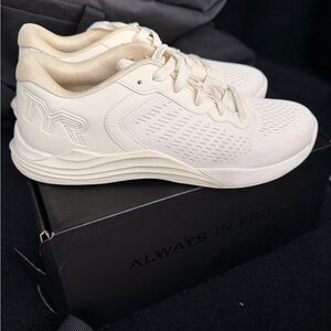 TYR CXT-1 Trainer in GUM color